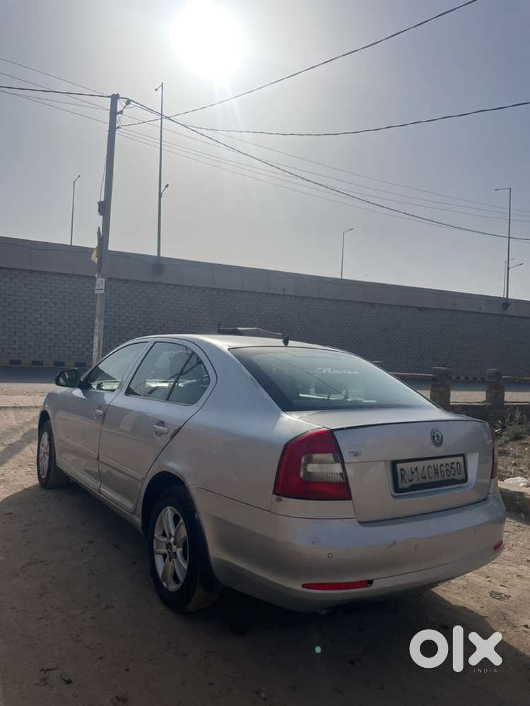 Skoda Laura 2011 Petrol Well Maintained