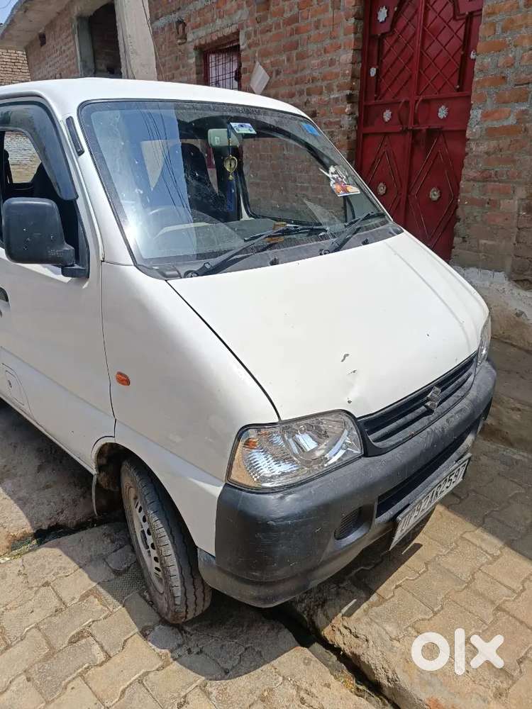Maruti Eeco Smiles 2025