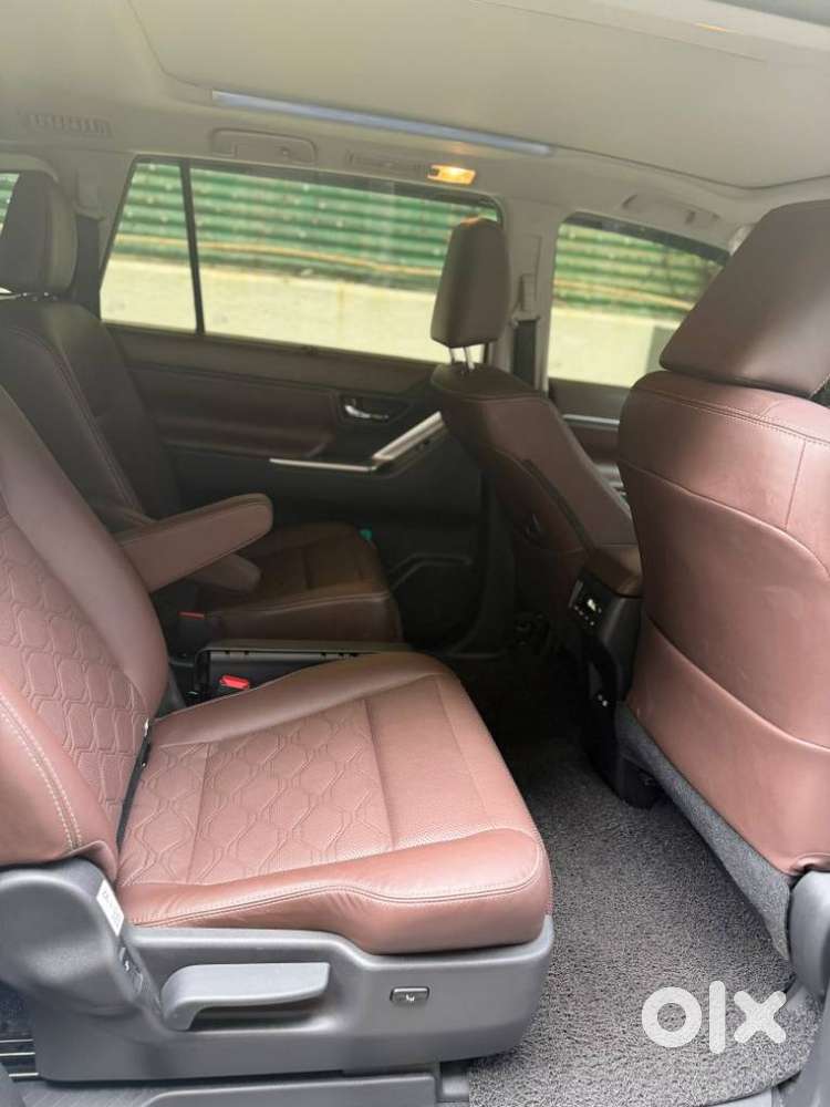 Toyota Innova Hycross 2.0 Zx (o) Hybrid 7 Str, 2026, Petrol