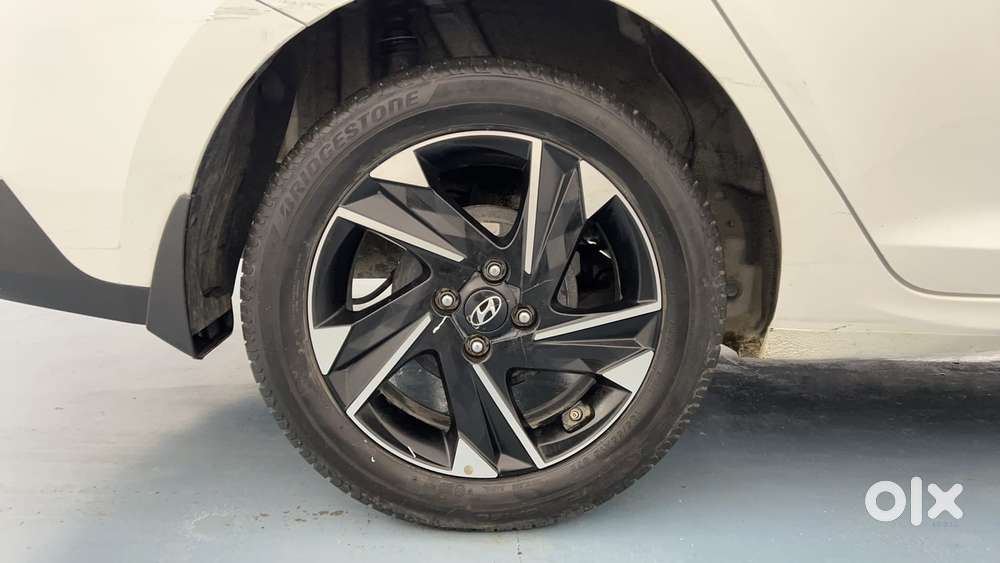 Hyundai Verna 1.5 Sx (o) Vtvt Ivt, 2022, Petrol