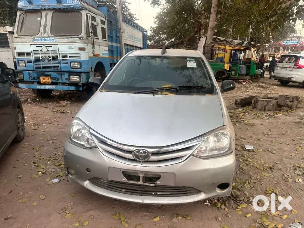Toyota Etios 1.5 V 2012