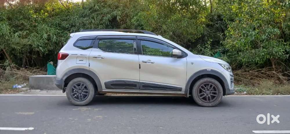 Renault Triber Rxt Amt( 2021) Super Condition