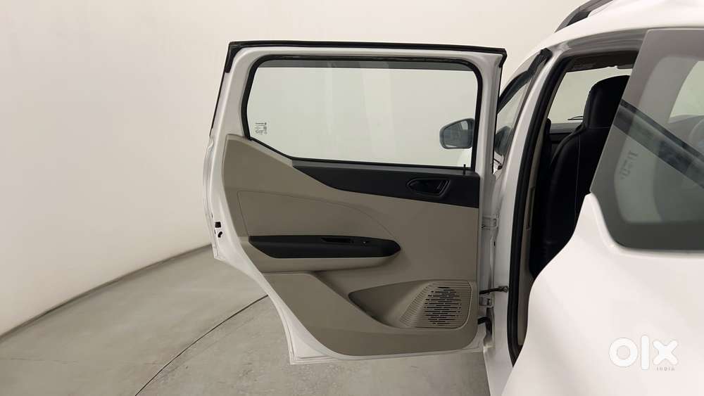 Renault Triber Rxt, 2022, Petrol