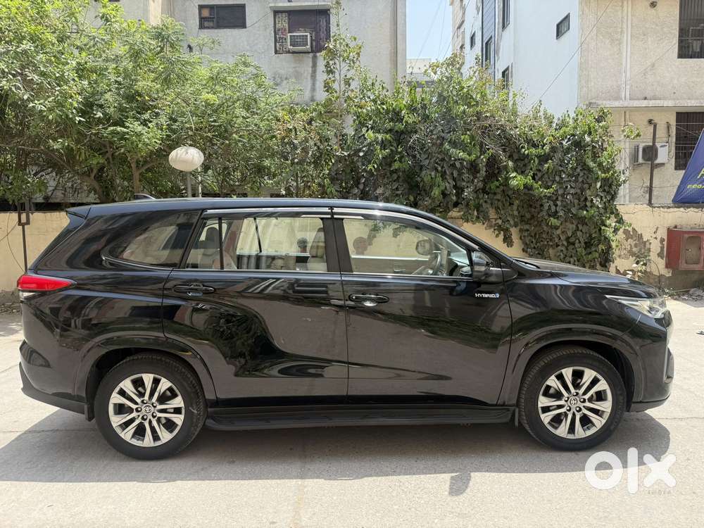Toyota Innova Hycross 2.0 Vx (o) Hybrid 8 Str, 2024, Cng & Hybrids