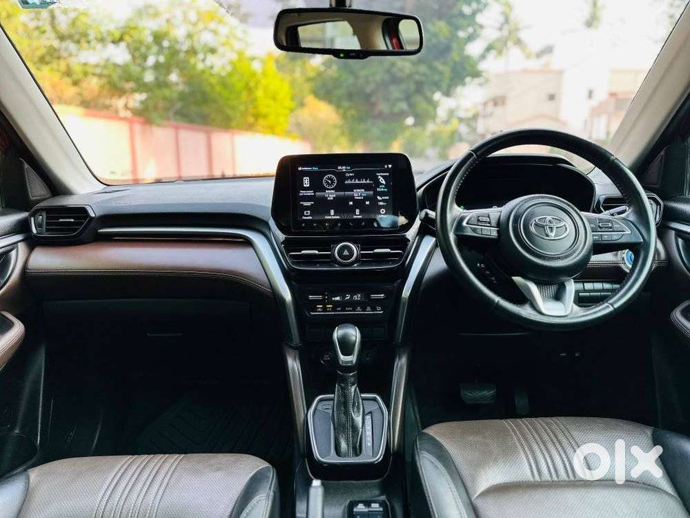 Toyota Urban Cruiser Hyryder 1.5 V Hybrid, 2023, Petrol