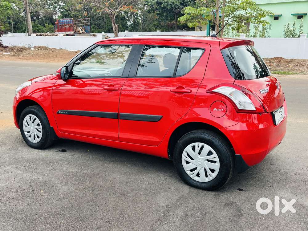 Maruti Suzuki Swift Vxi Abs Bsiv, 2015, Petrol