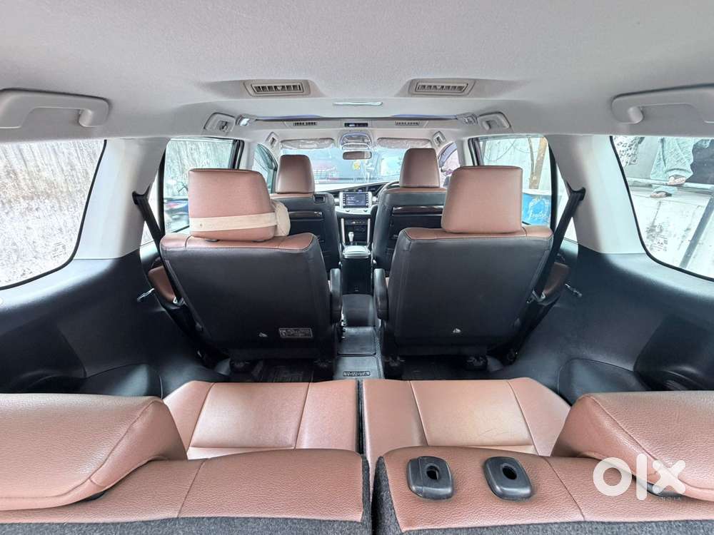 Toyota Innova Crysta 2.8 Gx At 8 Seater, 2023, Diesel