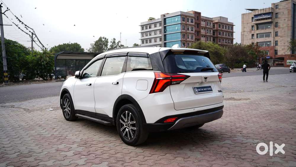 Mahindra Xuv700 2.0 Ax 7 Petrol At Str, 2022, Petrol