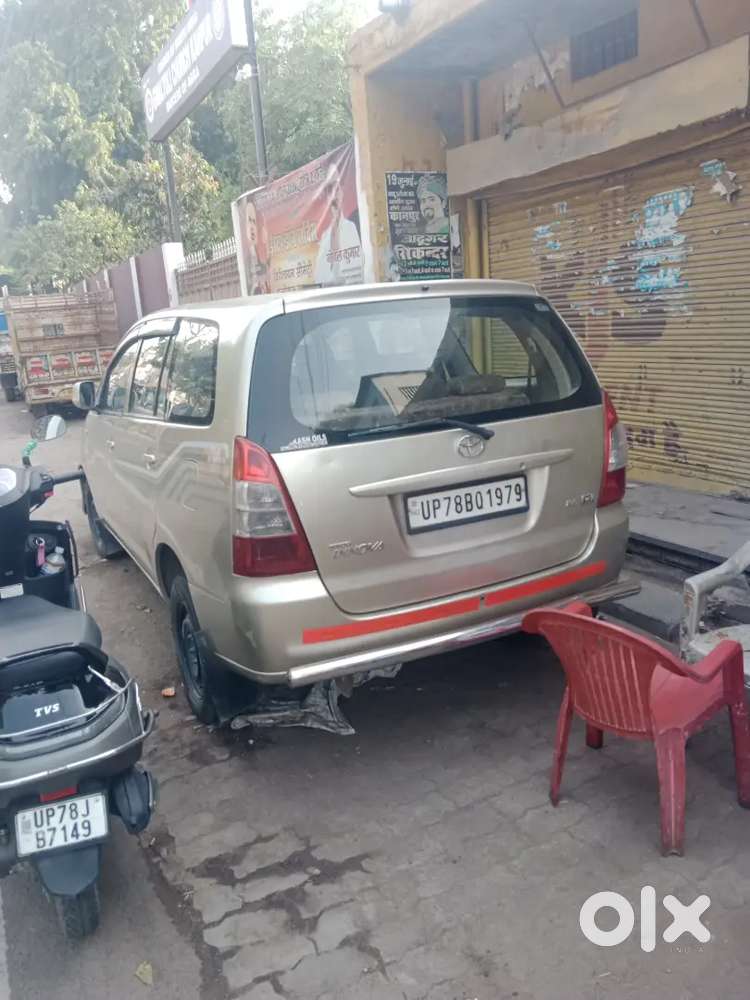 Toyota Innova Hycross 2009 Diesel 300000 Km Driven
