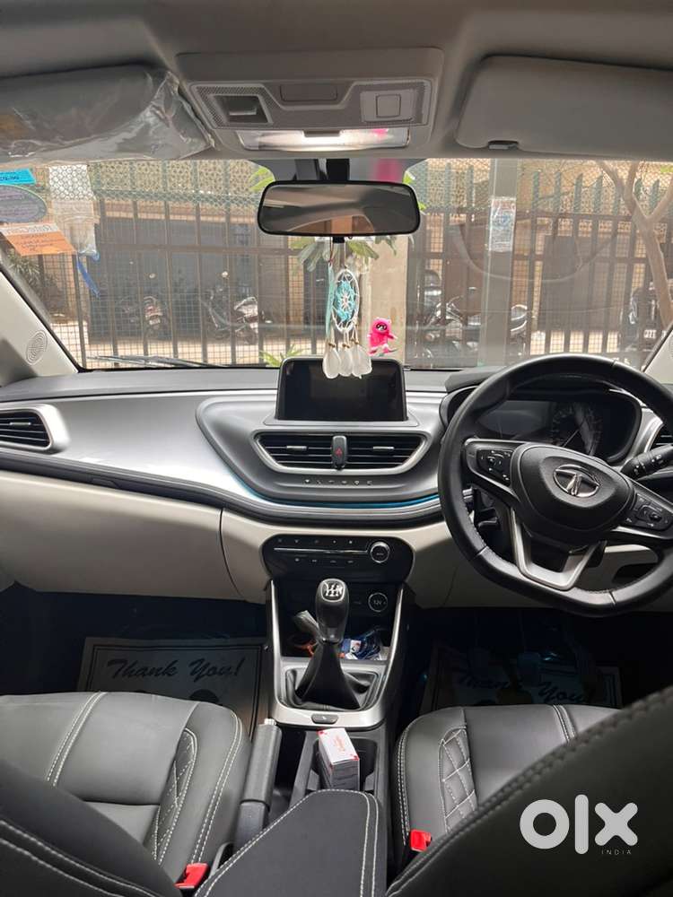 Tata Altroz Petrol 2024