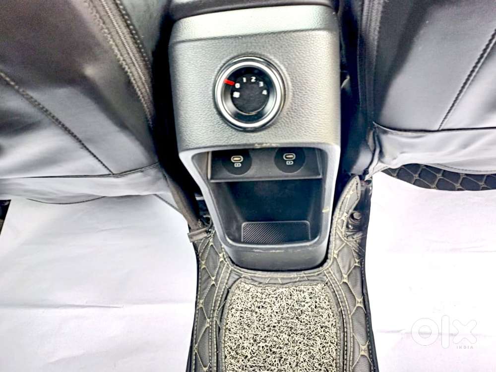 Kia Carens 1.5 Prestige 7 Str, 2023, Petrol