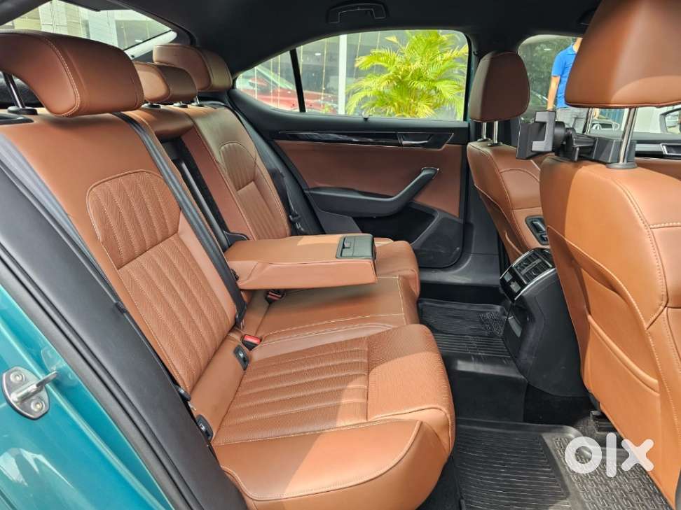 Skoda Superb 2.0 L&k Tsi At, 2024, Petrol