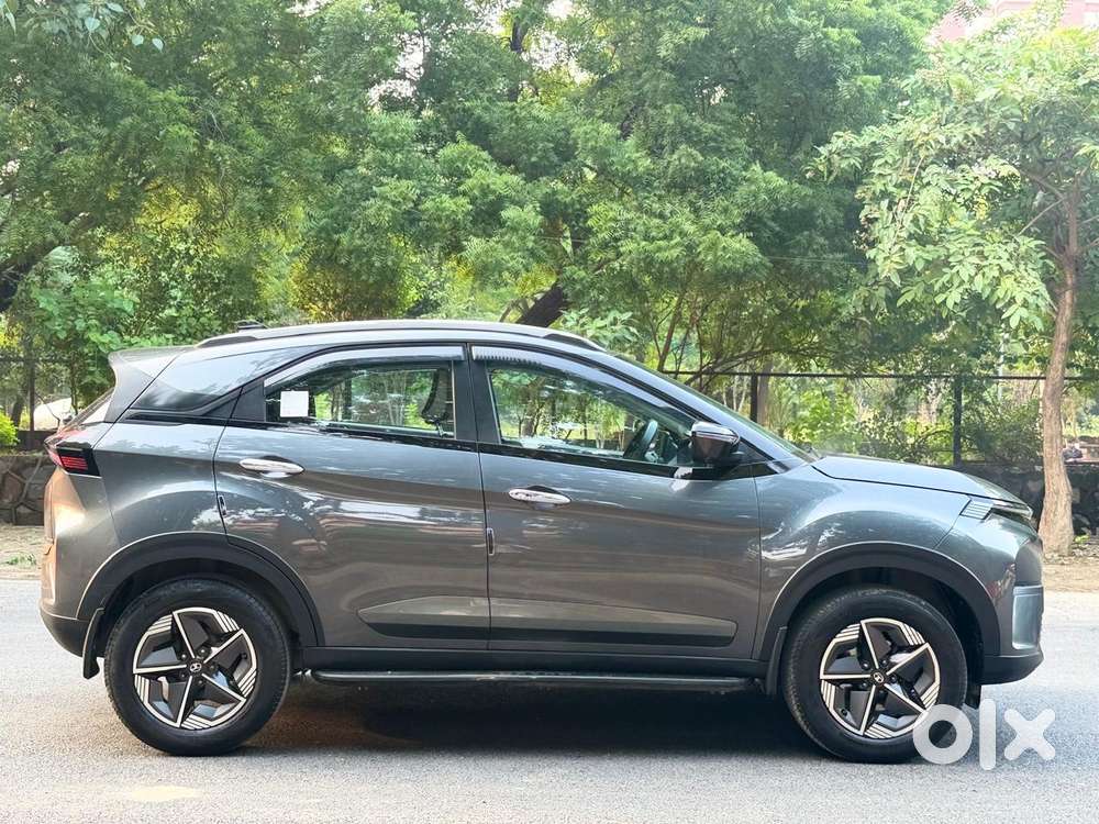 Tata Nexon Creative Plus 1.2 Revotron Petrol 6 Mt, 2025, Cng & Hybri..