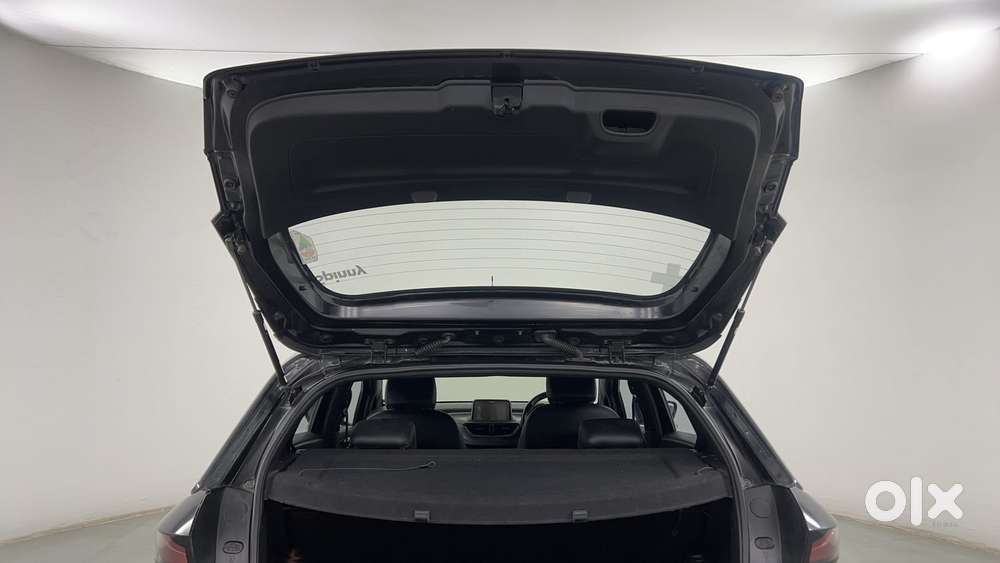 Tata Altroz 1.2 Xz Plus Dark Edition, 2021, Petrol