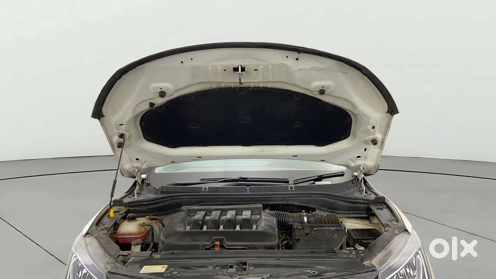 Mahindra Xuv700 2.0 Ax 5 Petrol Mt Str, 2023, Petrol