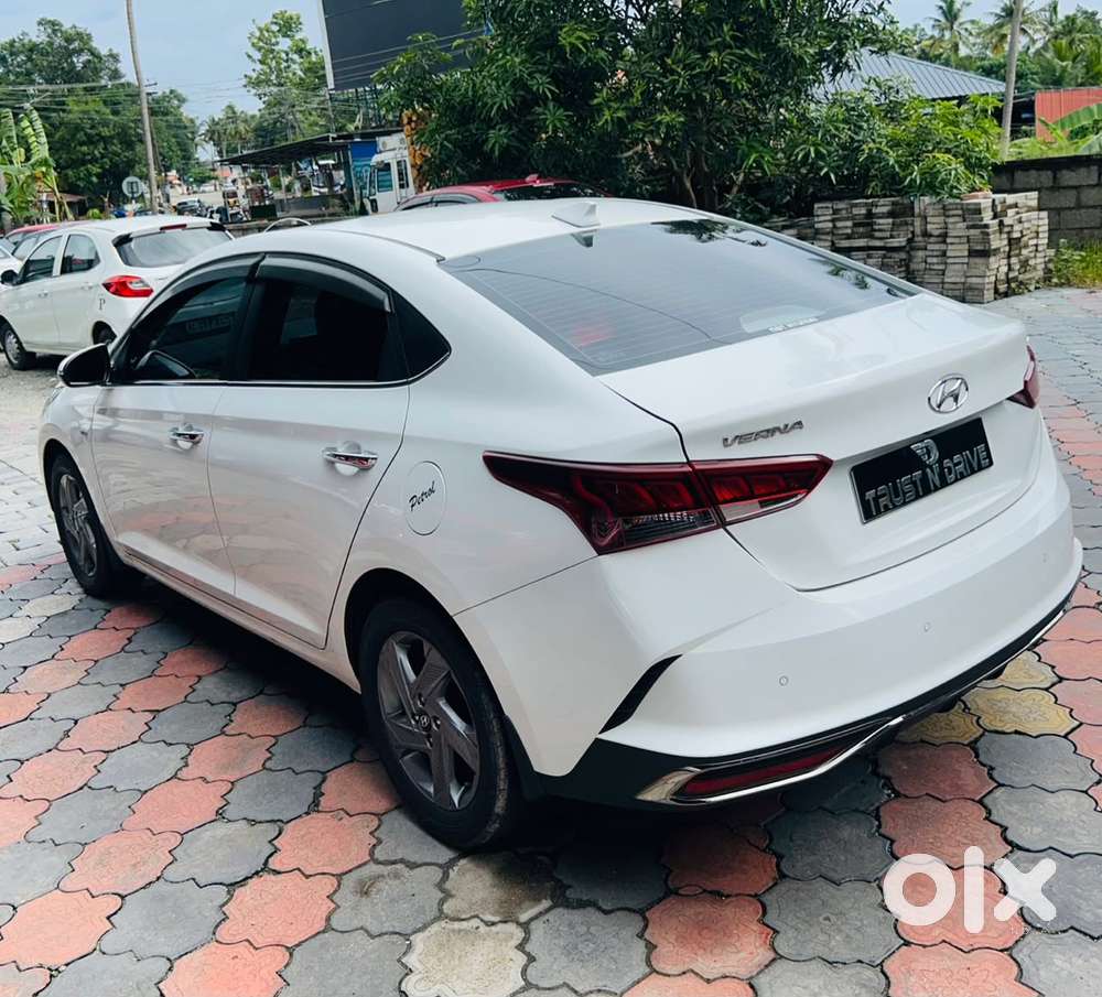 Hyundai Verna 1.6 Sx (o) Vtvt At, 2022, Petrol