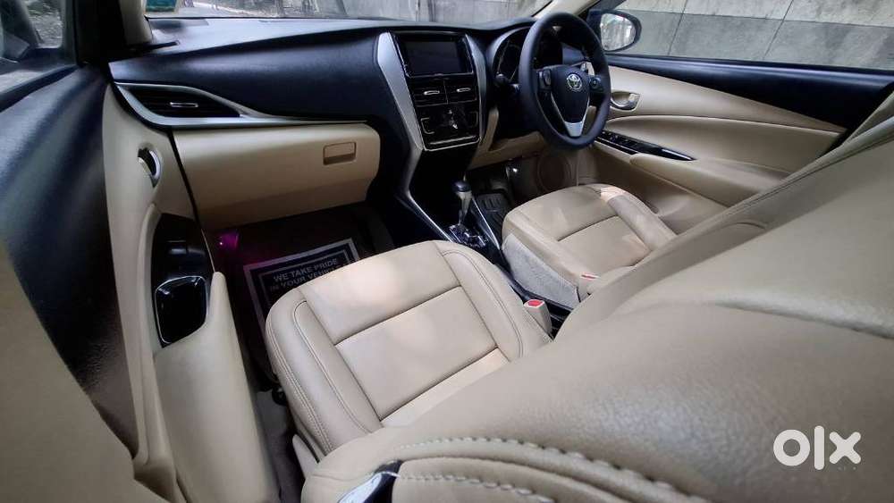 Toyota Yaris V Cvt, 2018, Petrol