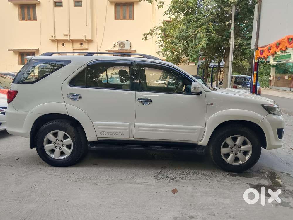 Toyota Fortuner 3.0 4x4 Manual, 2011, Diesel