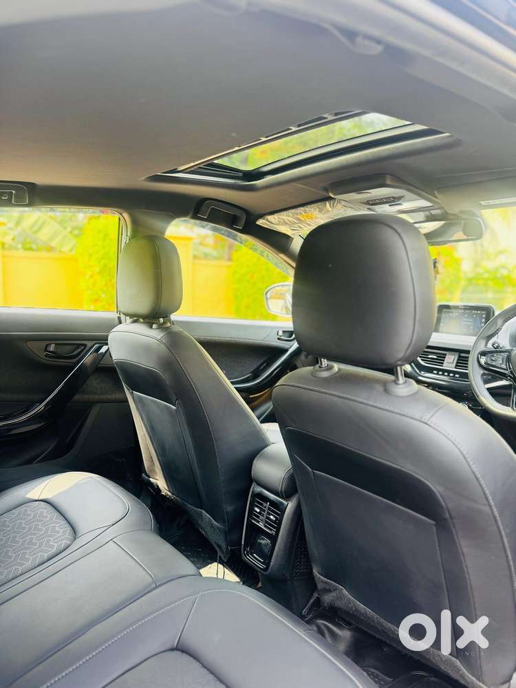 Tata Nexon 1.5 Revotorq Xza Plus Luxs Red Dark Edition Amt, 2023, Pe..