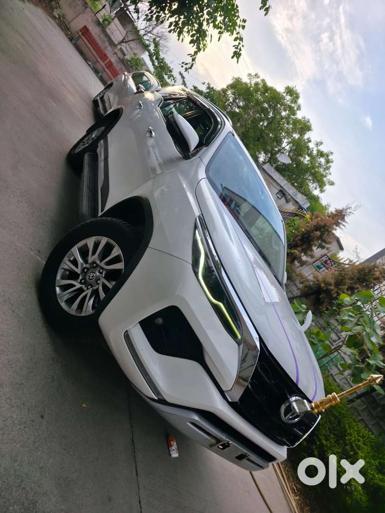 Toyota Fortuner 2.8 Legender 4x4, 2022, Diesel