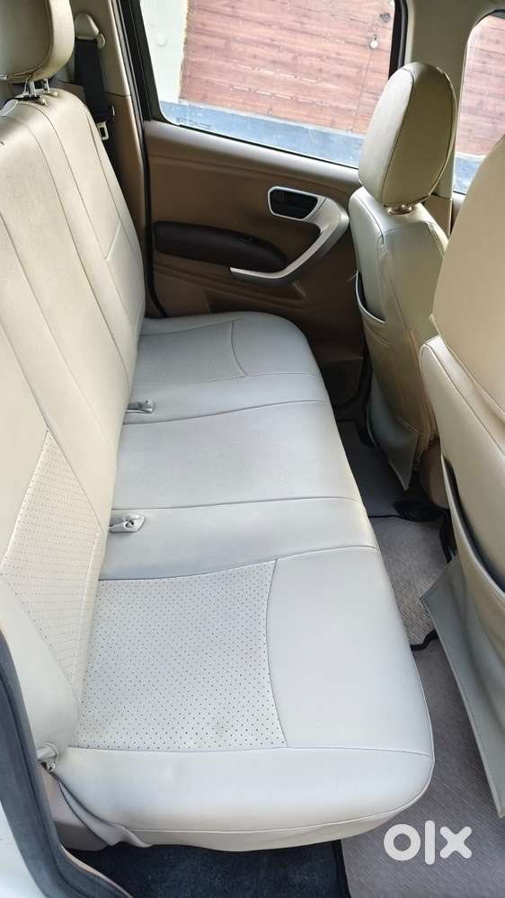 Mahindra Tuv 300 Mhawk100 T8 Amt, 2016, Diesel
