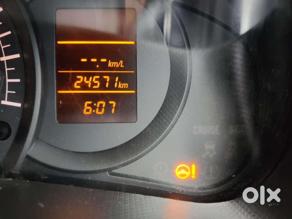 Maruti Suzuki Swift Lxi Optional-o, 2017, Petrol