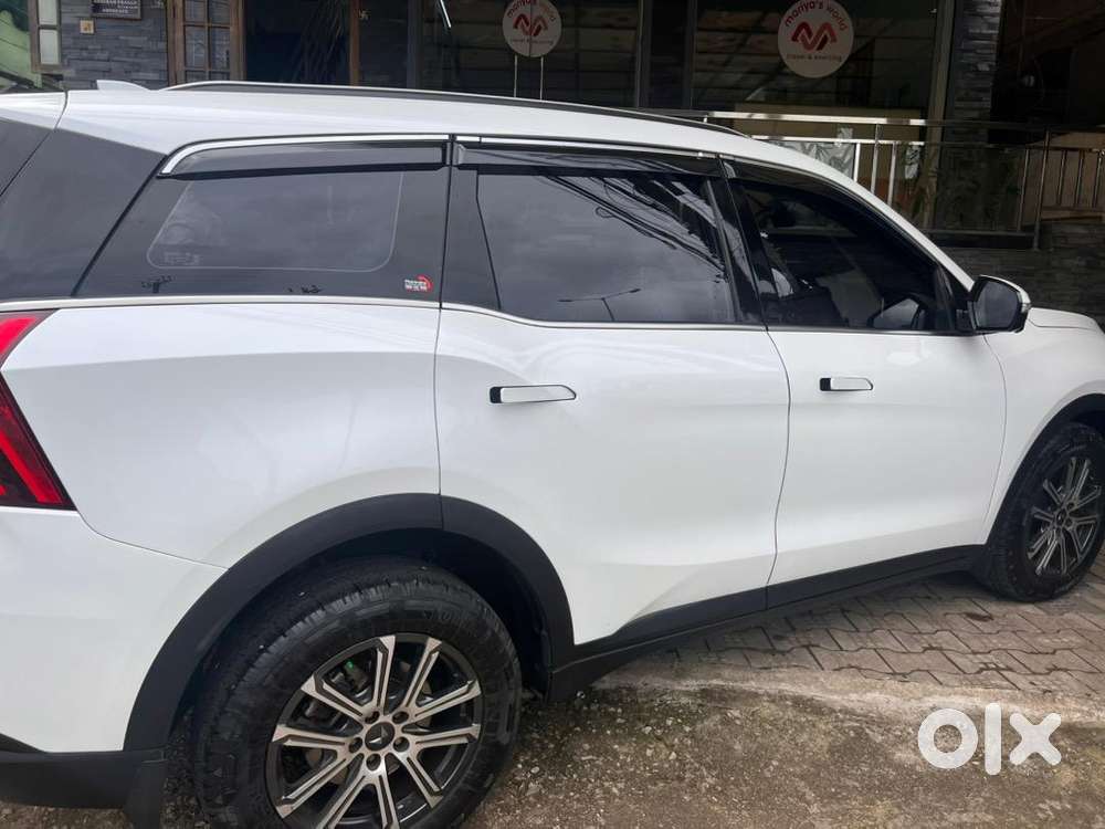 Mahindra Xuv700 Ax7 (l) Dielsel