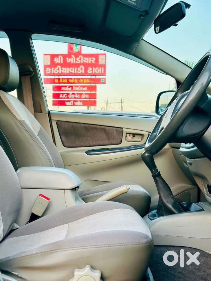 Toyota Innova 2.5 G (diesel) 8 Seater, 2013, Diesel