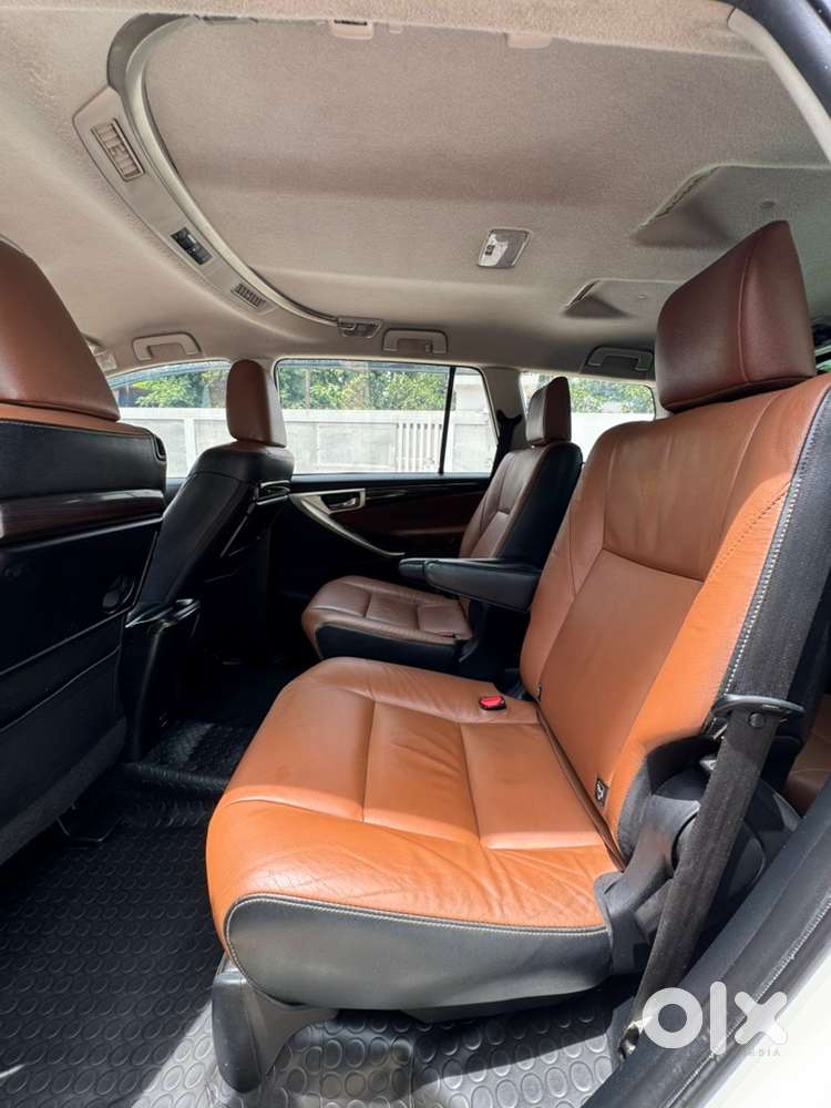 Toyota Innova Crysta  2017 ( Z ) Automatic Orginal Kerala