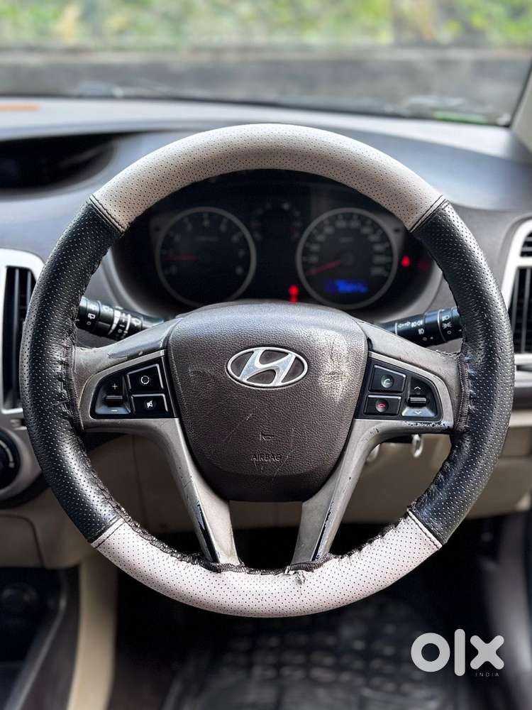 Hyundai I20 2009-2011 Asta, 2011, Petrol