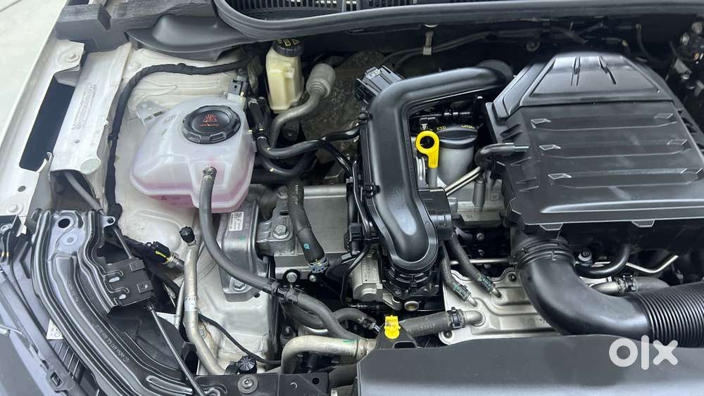 Skoda Slavia Ambition 1.0l Tsi At, 2022, Petrol