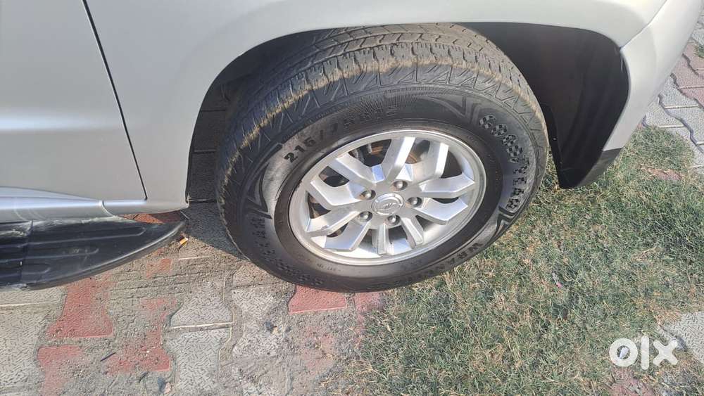 Mahindra Tuv 300 T8, 2017, Diesel