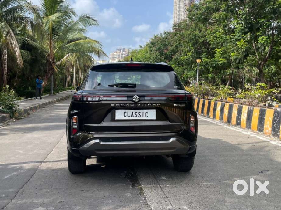 Maruti Suzuki Grand Vitara 1.5 Alpha Plus Intelligent Hybrid Ecvt, 2..
