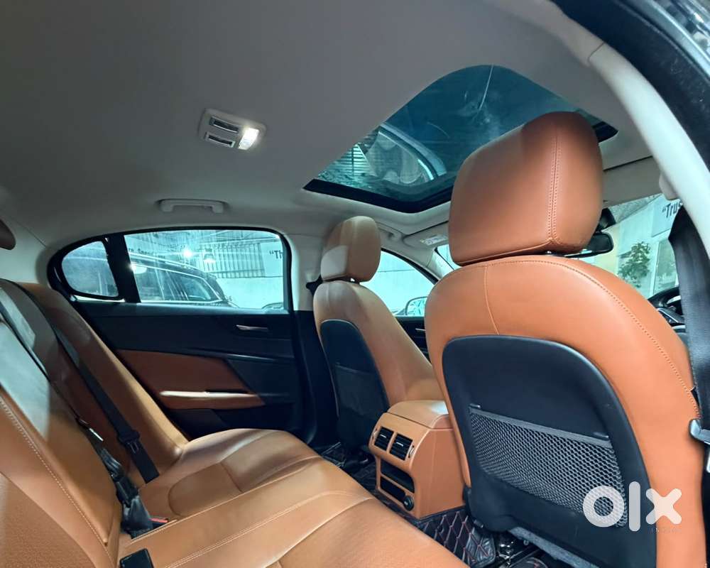 Jaguar Xe Portfolio, 2016, Petrol