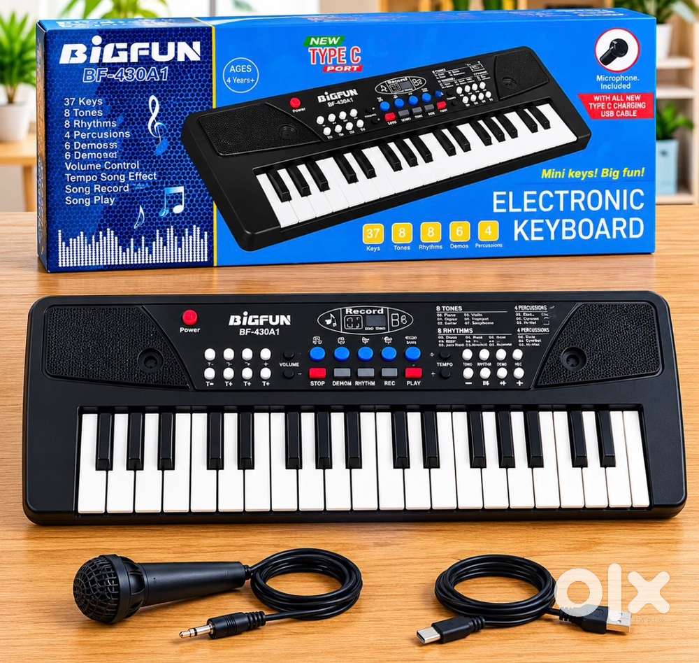 piano with mic