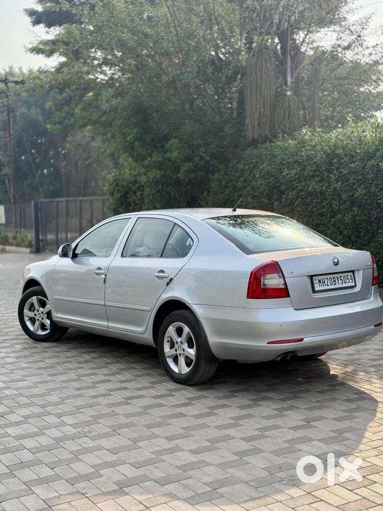 Skoda Laura Elegance 2.0 Tdi Cr At, 2011, Diesel