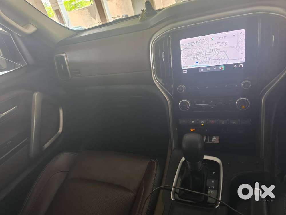 2022 Scorpio-n Z8 Petrol At  Black  Single Owner  Non-accident