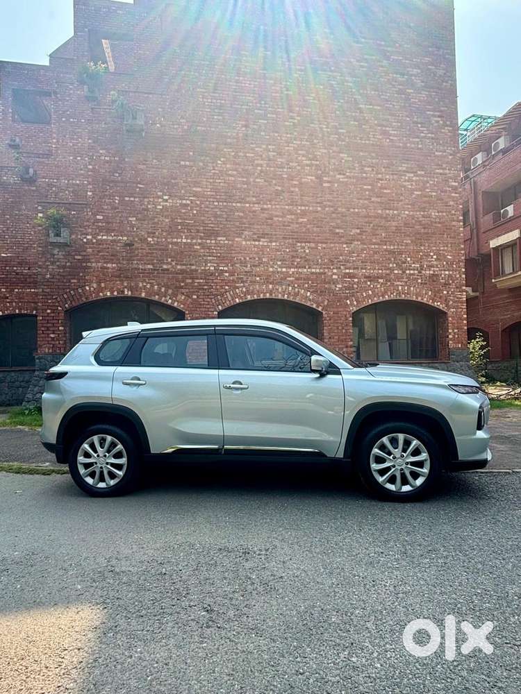 Maruti Suzuki Grand Vitara 1.5 Delta Smart Hybrid At, 2024, Petrol