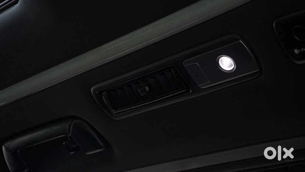 Toyota Vellfire 2.5 Executive Lounge, 2021, Petrol