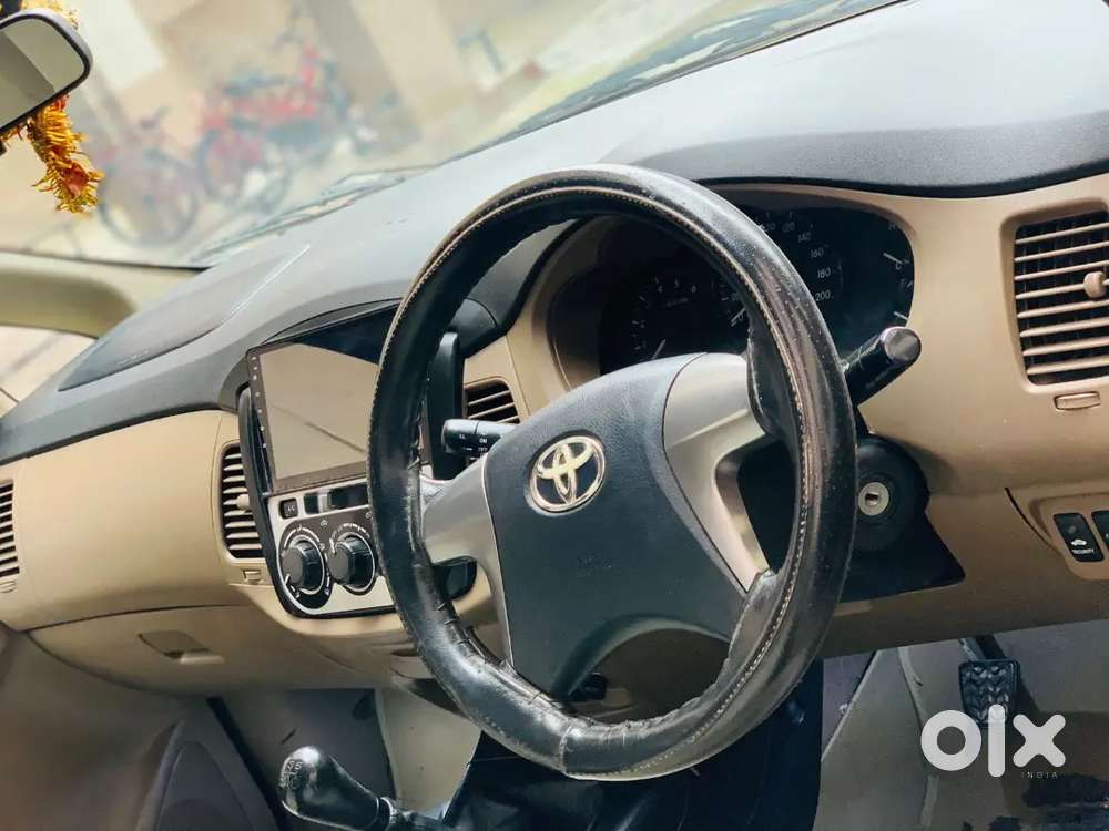 Toyota Innova 2.5 G 2015