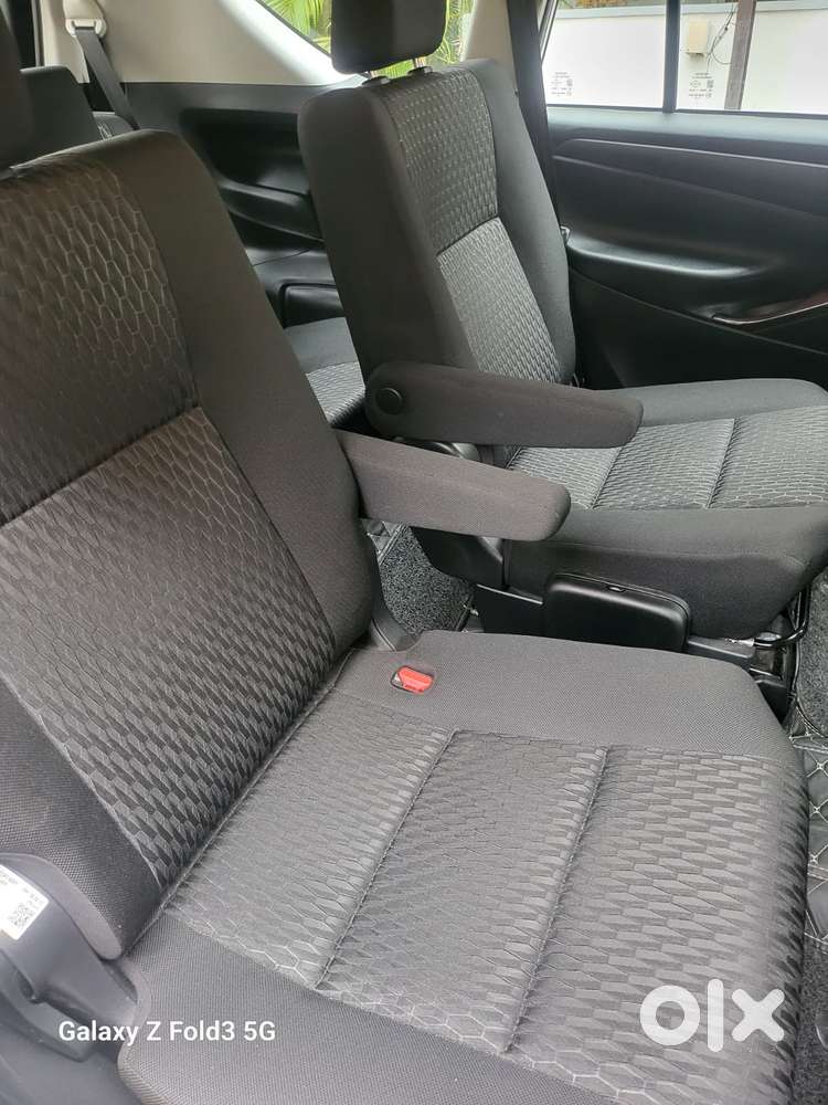 Toyota Innova Crysta 2.4 G Plus Mt 7 Str, 2025, Diesel