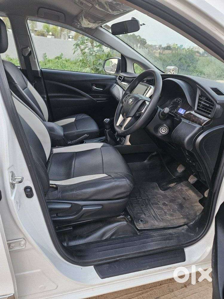 Toyota Innova Crysta 2.4 Gx Limited Edition At 8 Str, 2023, Diesel