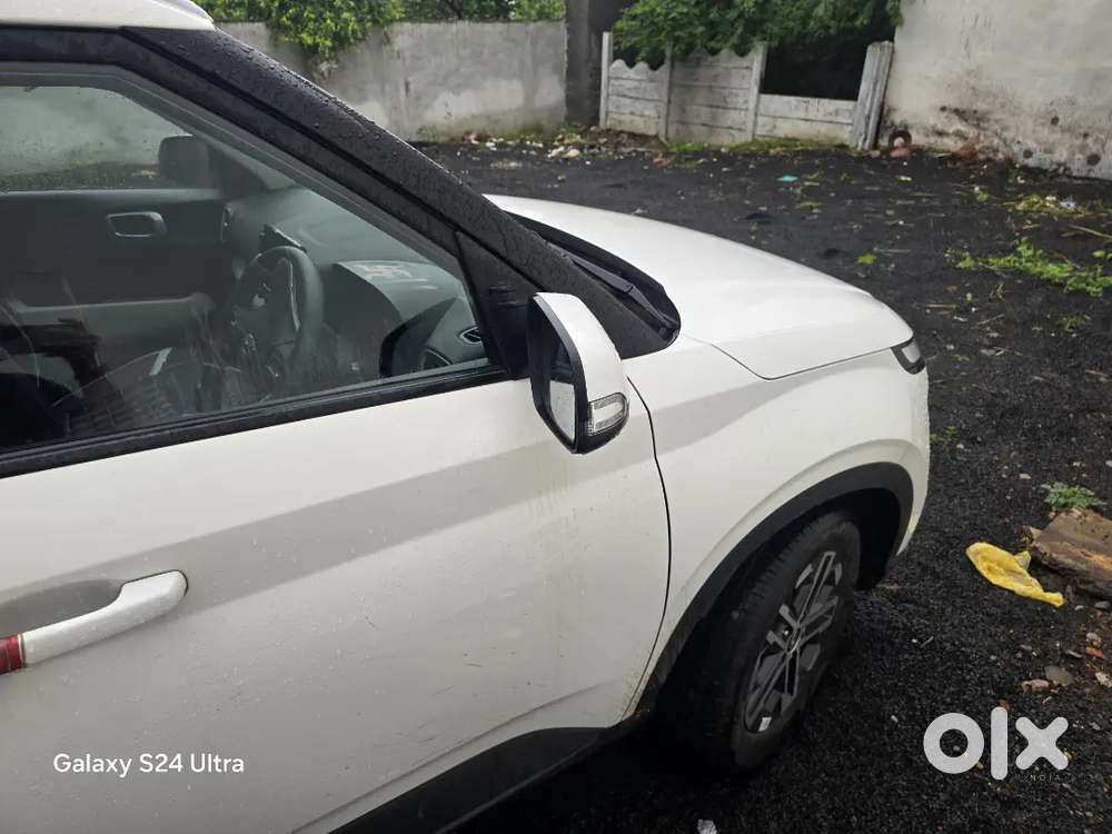 Hyundai Venue 2024 Petrol 6500 Km Driven