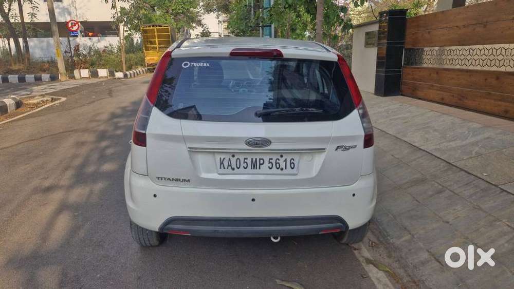 Ford Figo Petrol Titanium, 2014, Petrol