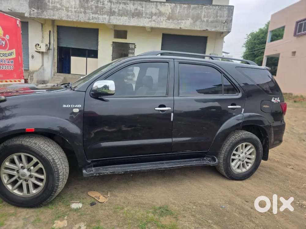 Toyota Fortuner 2009 Diesel Black Beast Good Condition