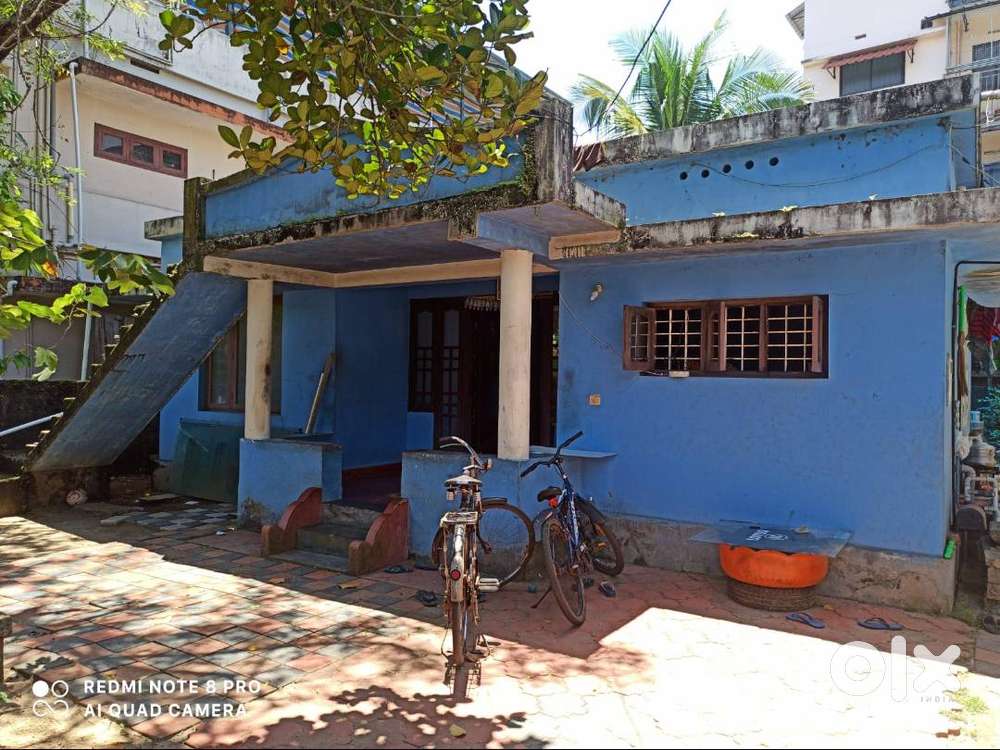 5 Cents Plot With 900sqft 3 Bhk Single Storied House For Sale At Eroor
