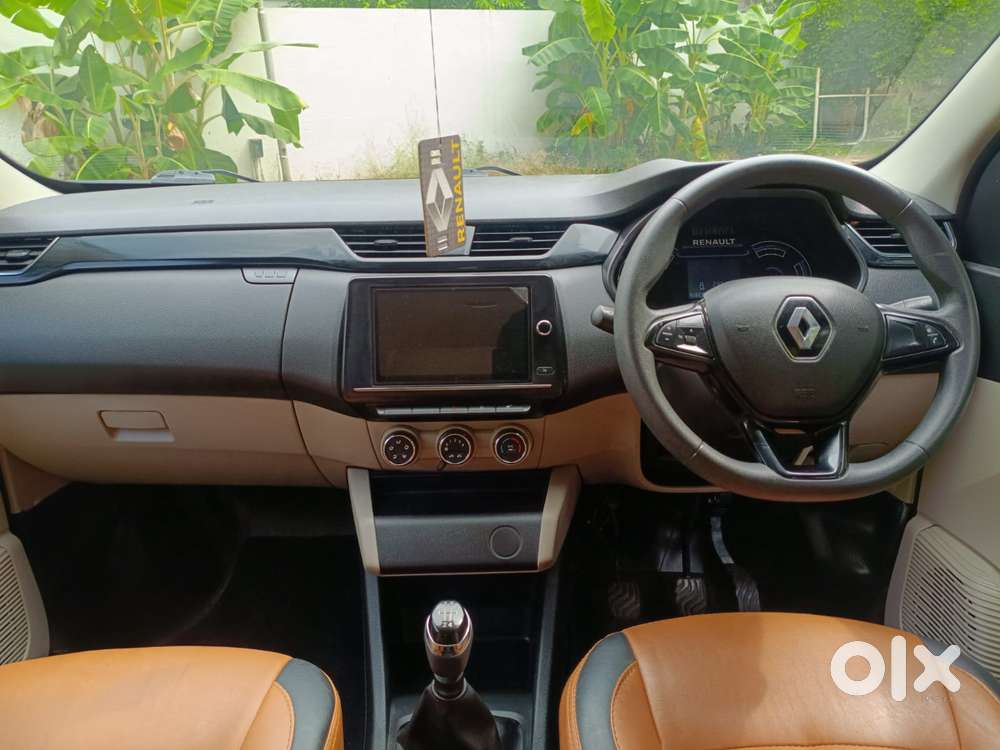 Renault Triber Rxt, 2023, Petrol