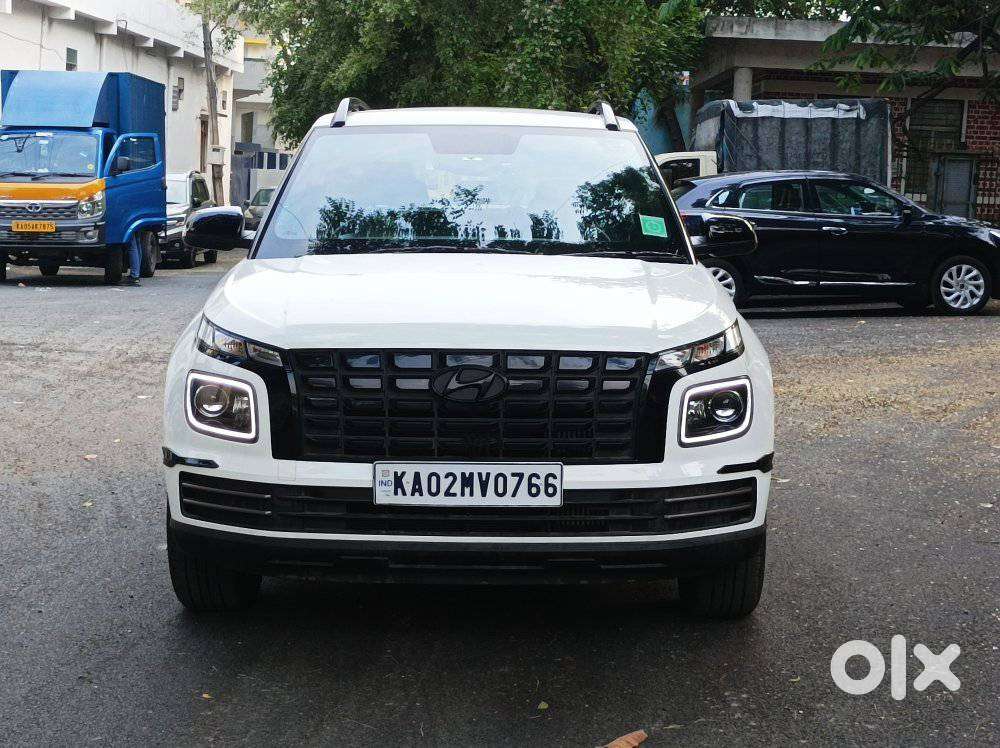 Hyundai Venue Sx(o) 1.0 Turbo Dct Knight Edition, 2024, Petrol