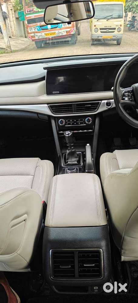 Mahindra Xuv700 2.2 Ax 7 Diesel At Str, 2025, Diesel