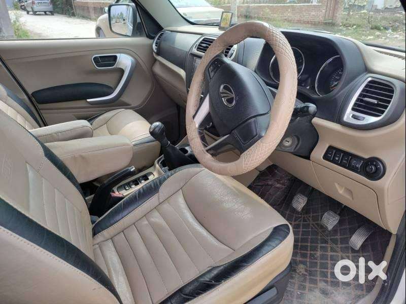 Mahindra Tuv 300 T10, 2018, Diesel